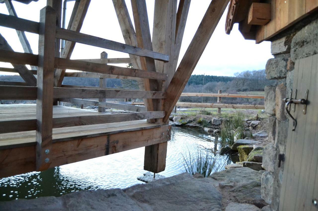 Les Cabanes Des Fontaines Saint-Sernin-du-Bois Eksteriør billede